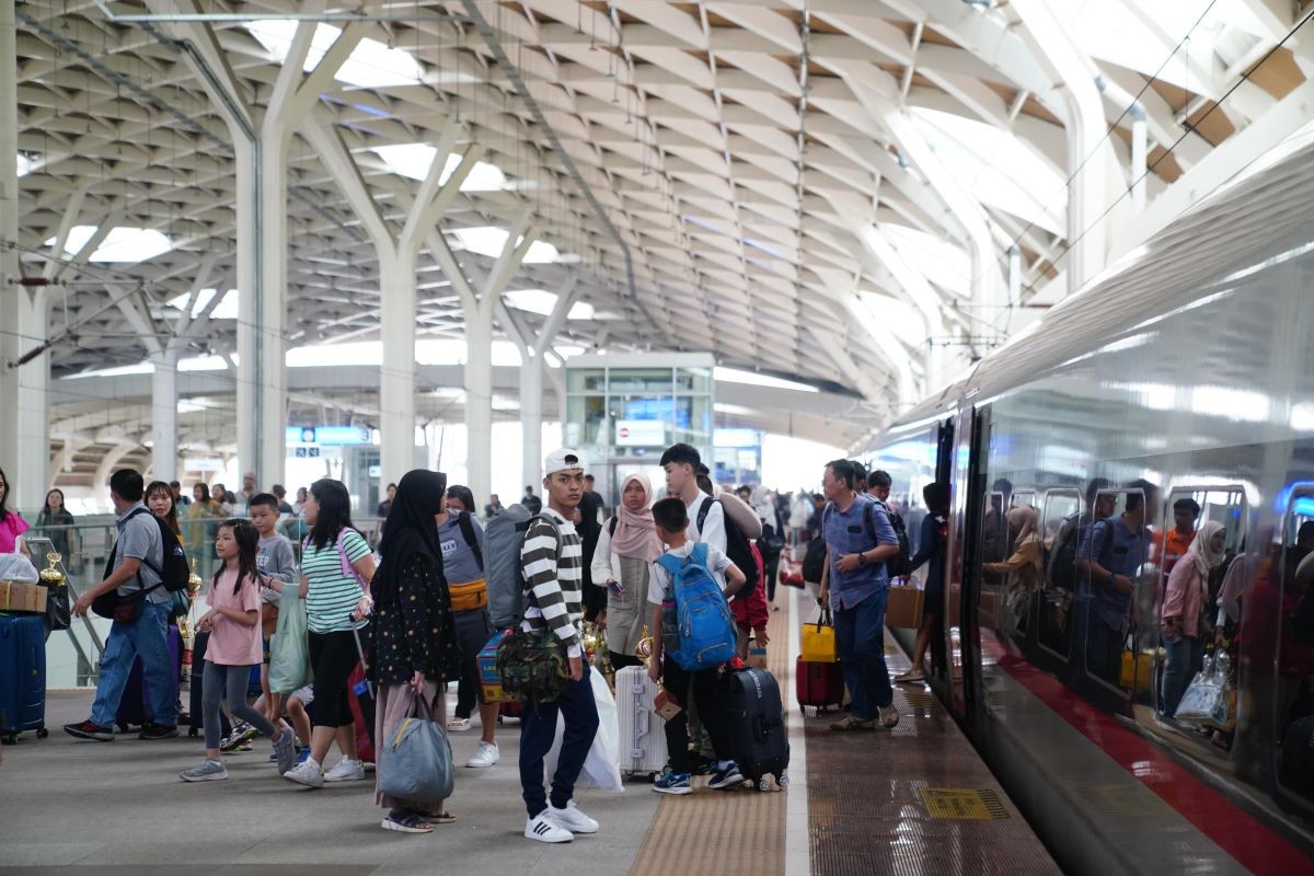 Whoosh Catat Jumlah Penumpang Tertinggi di Juni 2024, Capai 535.000 Orang selama Sebulan. (Foto: MNC Media)