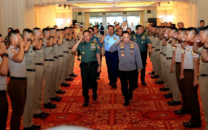 Kapolri Jenderal Polisi Listyo Sigit Prabowo dan Panglima TNI Jenderal Agus memberikan pembekalan sekaligus pesan kepada Calon Perwira Remaja atau capaja