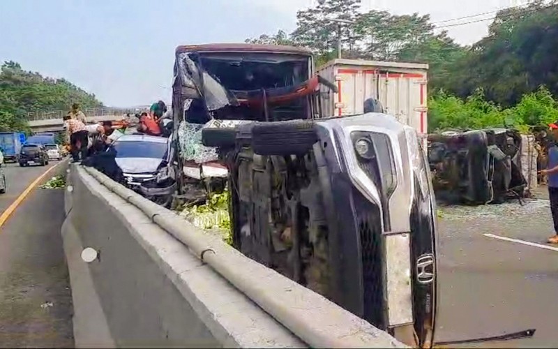 Kecelakaan beruntun terjadi di KM 85+600 Ruas Tol Cipularang arah Jakarta. (Jasa Marga)
