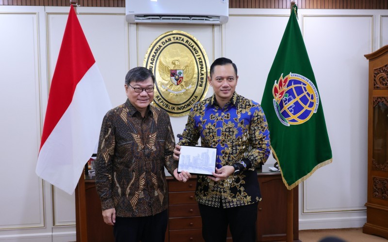 Menteri ATR/BPN, Agus Harimurti Yudhoyono (AHY) melakukan pertemuan dengan Duta Besar Singapura untuk Indonesia, Kwok Fook Seng. 
