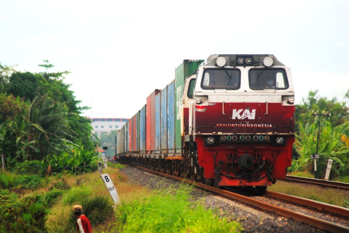 KAI Daop I Angkut 1,8 Juta Ton Barang di Semester I-2024. (Foto: Dok. KAI Daop I)