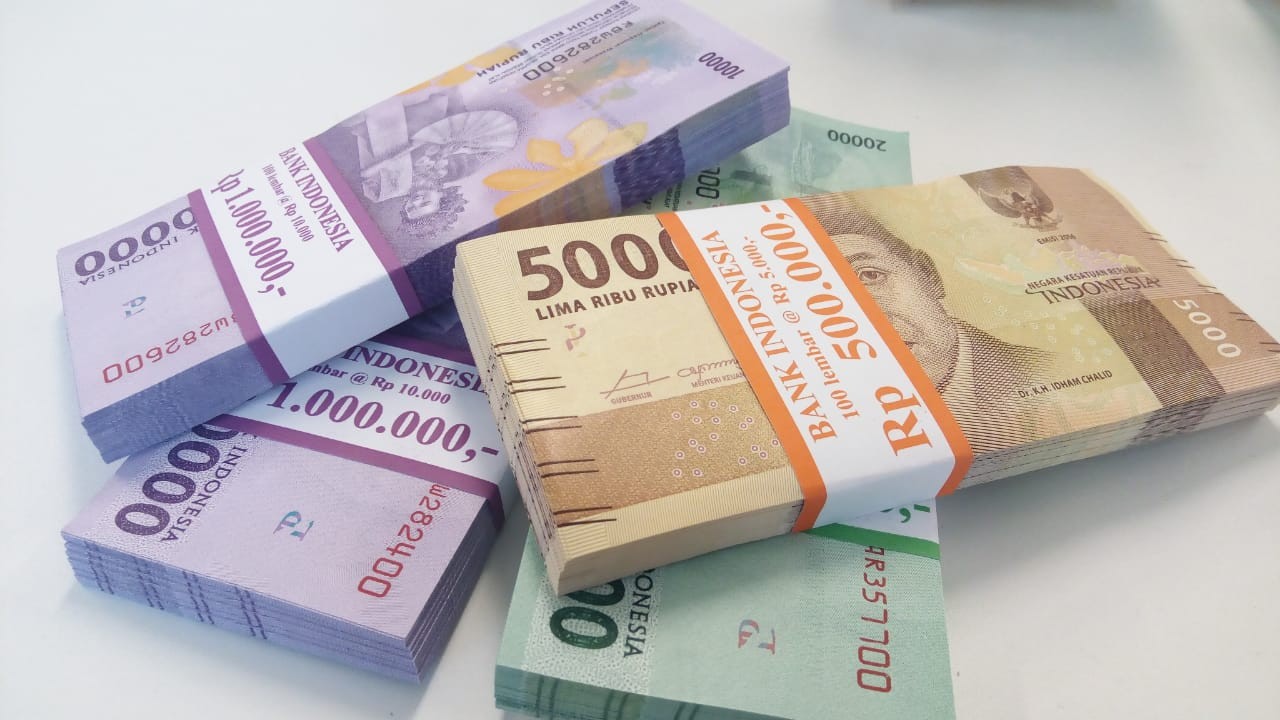Tersengat Konflik Geopolitik, Rupiah Ditutup Melemah ke Rp15.919 (Foto: MNC Media)