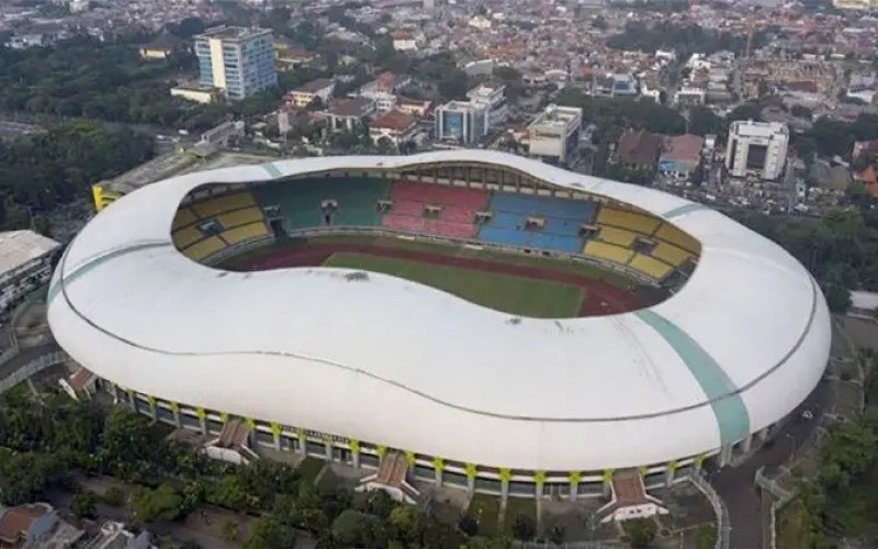 Kemenkeu menggelontorkan anggaran Rp2,874 Triliun untuk membangun dan merenovasi 21 stadion sepak bola di seluruh Indonesia.
