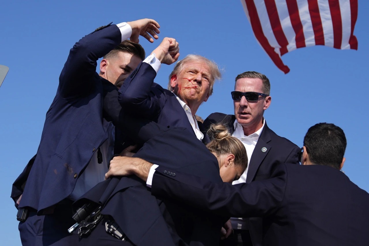 Penembakan Trump hingga Pelemahan Ekonomi China, Ini Dampaknya ke RI. (Foto: AP News)