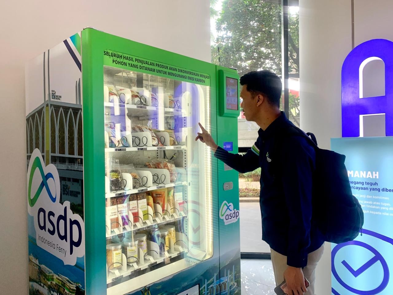 Kejar Target SDG's, ASDP Sediakan Layanan Vending Machine  UMKM F&B (foto: MNC media)
