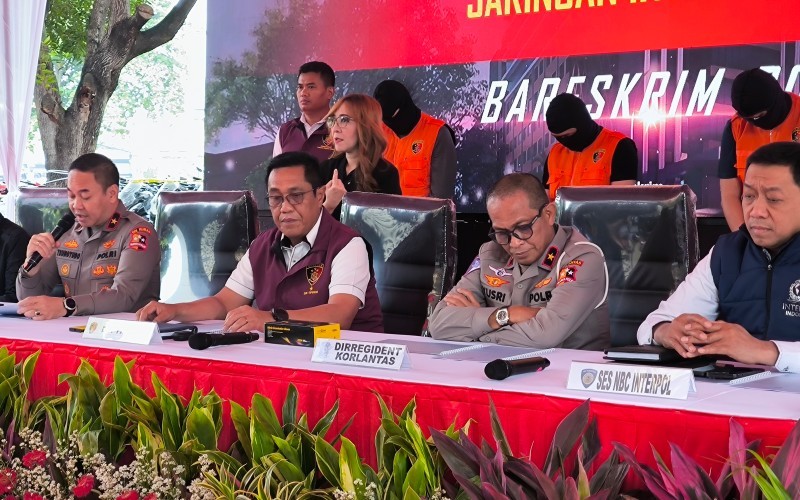 Polisi membongkar kasus tindak pidana fidusia atau penipuan, dan penggelapan kendaraan bermotor jaringan internasional. (Riana Rizkia/MPI)