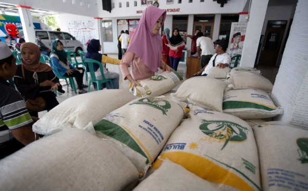 Cara Cek Bantuan BPNT Lewat HP, Pastikan Terdaftar di DTKS. (Foto: MNC Media) 