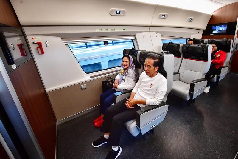 Naik Whoosh ke Bandung, Jokowi akan Buka Piala Presiden 2024. (Foto: MNC Media)