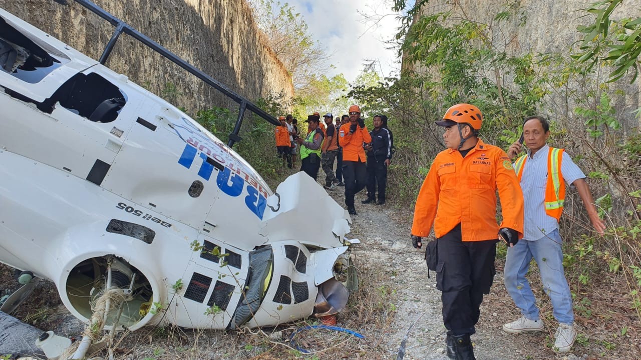 Terlilit Tali Layangan Helikopter Jatuh di Bali. (Foto: MNC Media)