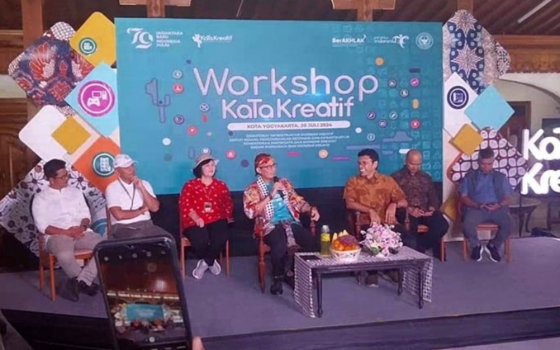 Menparekraf Sandiaga Salahudin Uno mendorong pelaku ekonomi kreatif di Kota Yogyakarta terus berinovasi dengan terkonologi. (Kuntadi/MPI)