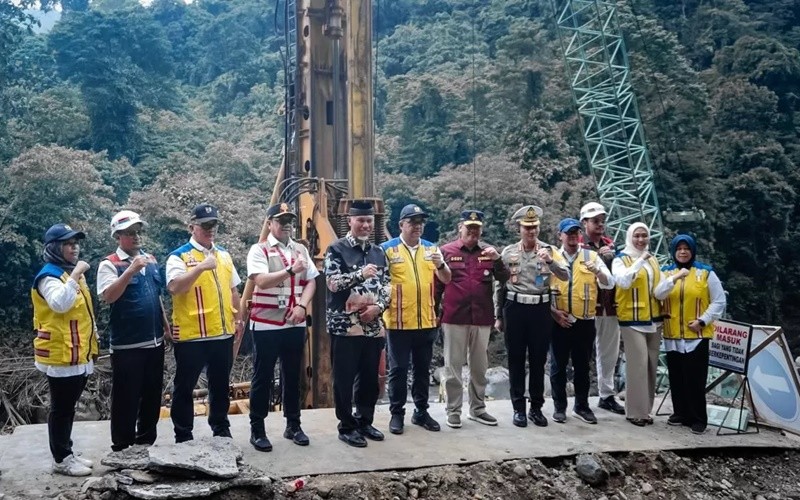 Ruas Jalan Nasional Padang Panjang-Sicincin, Sumbar, saat ini sudah bisa dilintasi kembali.  (Hutama Karya Infrastruktur)