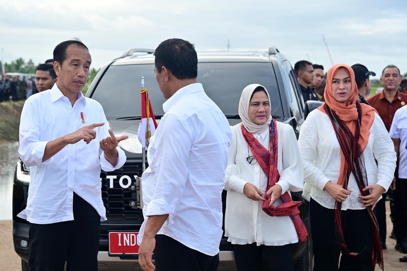 Jokowi Tinjau Simulasi Drone Tabur Pupuk di Papua Selatan. (Foto: MNC Media)
