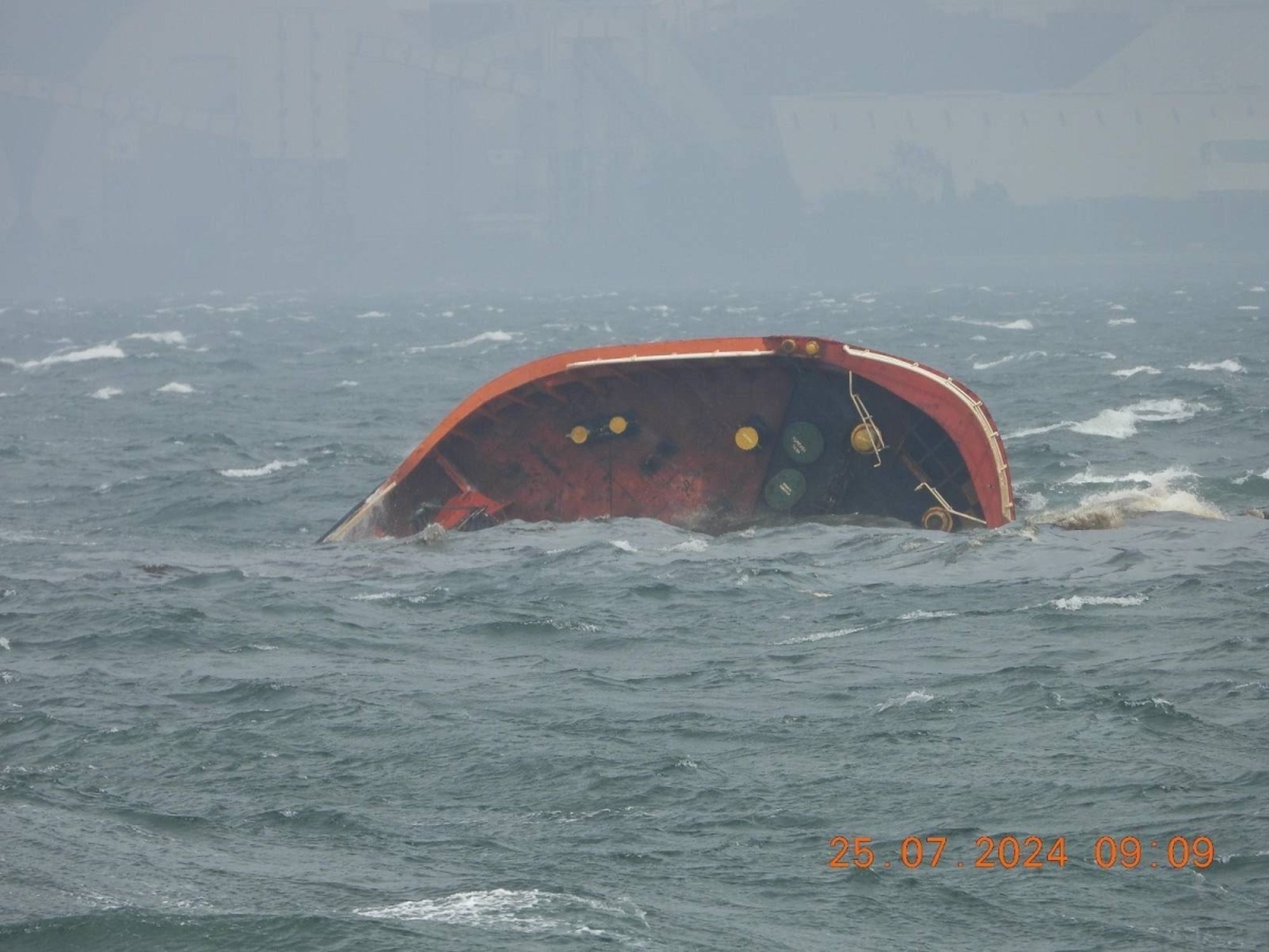 Kapal Tanker Tenggelam di Filipina, Angkut 1,4 Juta Liter Minyak. (Foto: MNC Media)