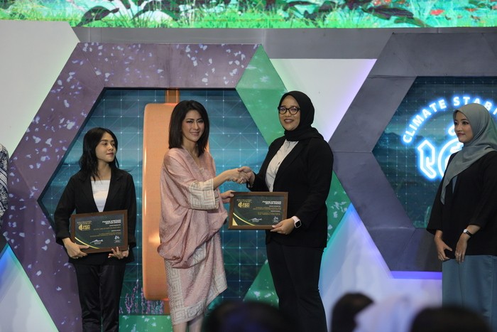 Pertamina Patra Niaga Fuel Terminal Sanggaran Sabet Penghargaan Lingkungan (foto: MNC Media)