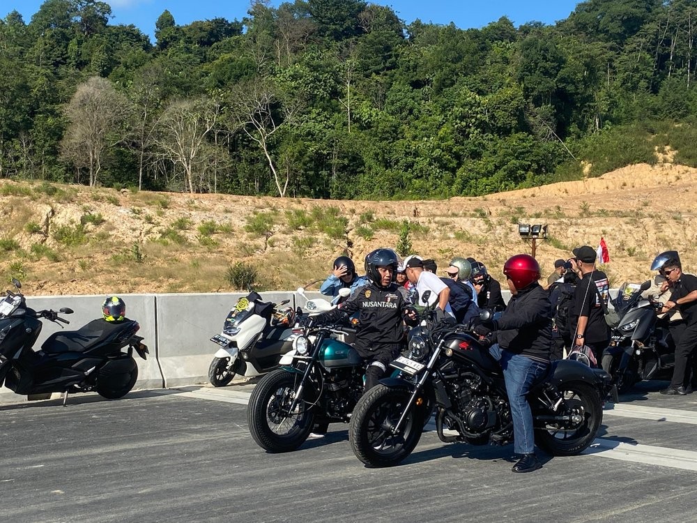 Jokowi Jajal Jalan Tol di IKN Pakai Motor: Mulus dan Nyaman. (Foto: MNC Media)