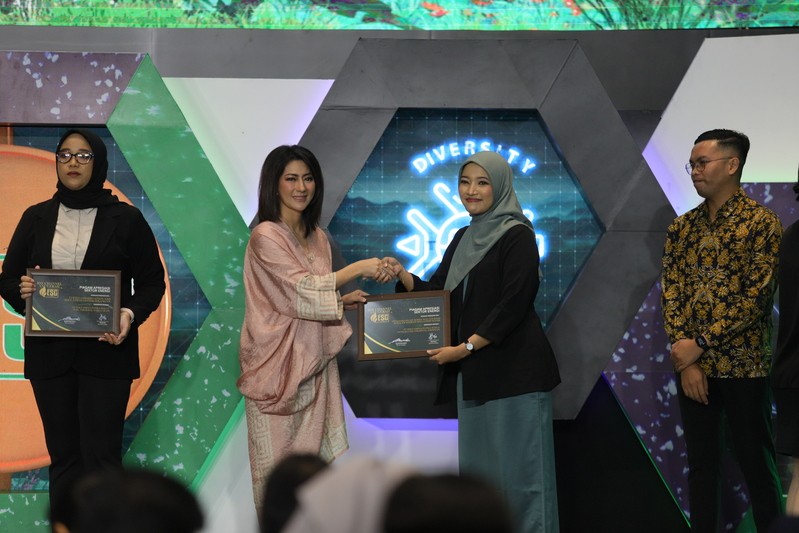 Pertamina Patra Niaga IT Ampenan Sabet Apresiasi IDX Channel Anugerah ESG 2024 (foto: MNC media)