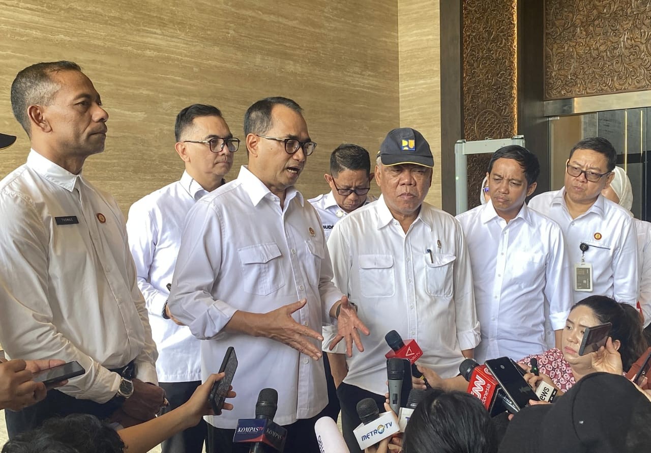 Ini Poin Pembahasan Jokowi dan Otorita IKN-Menhub di Istana Garuda. (Foto Raka Dwi/MPI)