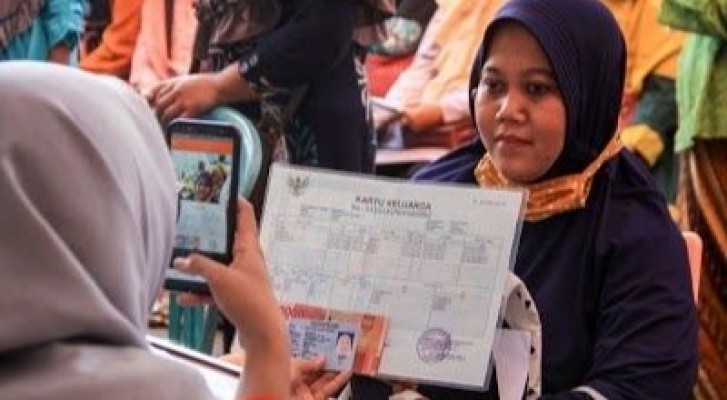 Cara Daftar PKH Online, Siapkan KK dan KTP. (Foto: MNC Media)  