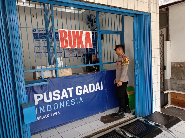 Kenali Syarat Gadai BPKB Motor di Pusat Gadai. (doc; humas Polri)
