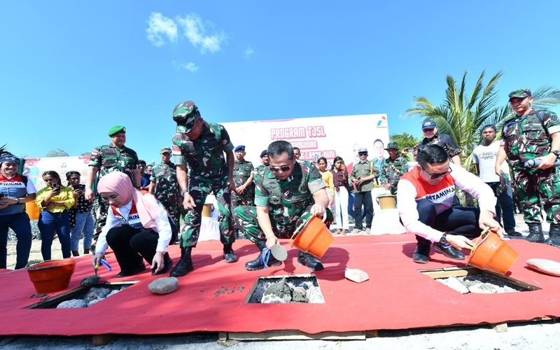 Pertamina dan TNI AD menyalurkan bantuan untuk meningkatkan ekonomi masyarakat Kupang, NTT. (Doc Pertamina)