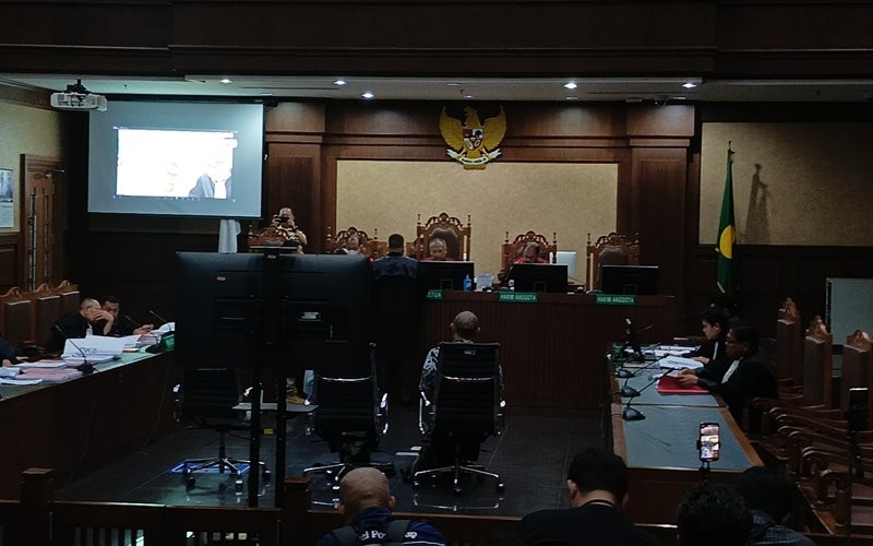 Pengadilan Tipikor menggelar sidang perdana kasus dugaan korupsi Timah dengan tiga terdakwa mantan pejabat di Kementerian ESDM. (Nur Khabibi/MPI)