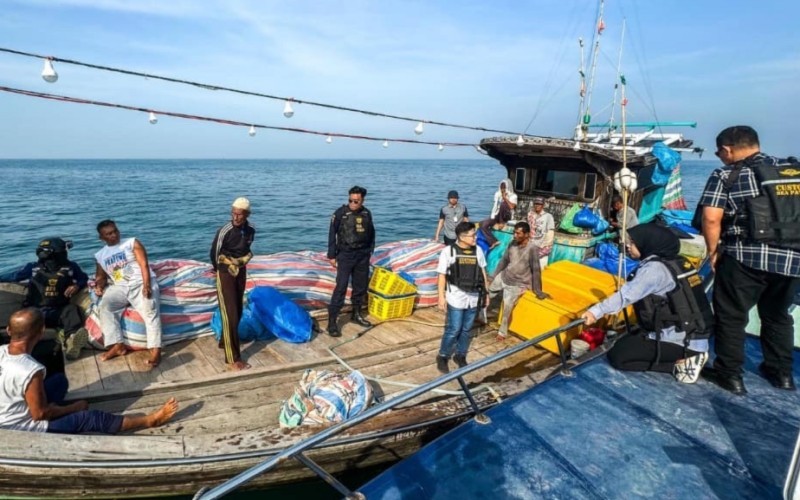 Operasi ini dilakukan untuk mencegah masuknya pekerja migran ilegal. (Bea Cukai)