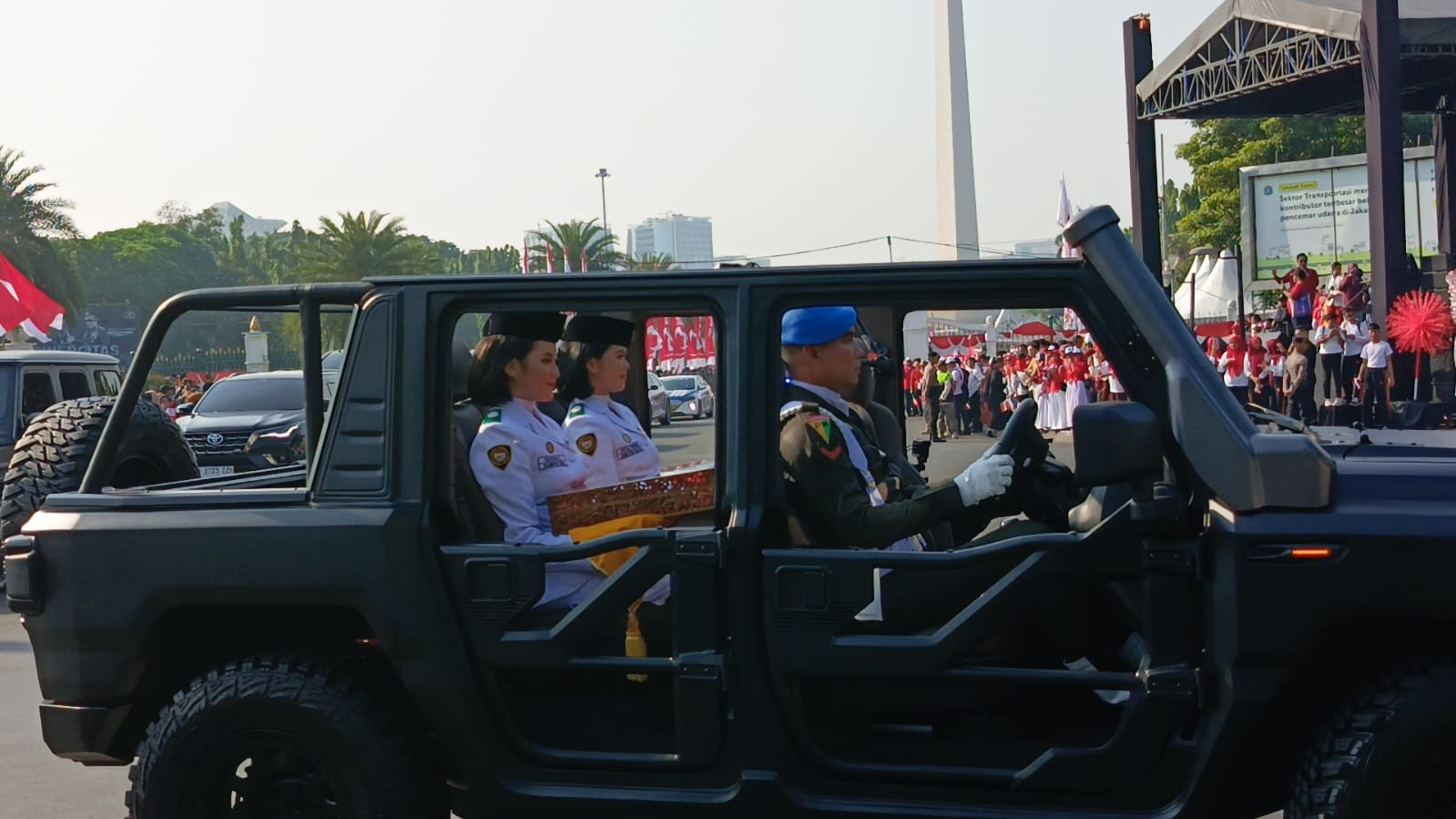 Sejarah Baru, Kirab Bendera Merah Putih dan Teks Proklamasi Berlangsung dari Monas hingga IKN. (Foto: Nur Khabibi/MNC Media)
