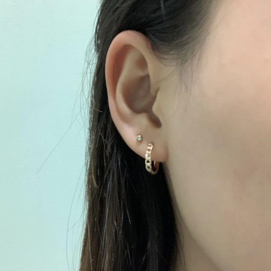 Intip Kisaran Harga Anting Emas Bayi 1/2 Gram 22 Karat. (Foto: MNC Media)