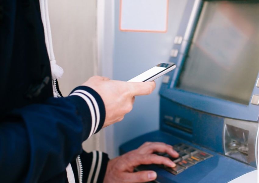 Cara Ambil Uang di ATM tanpa Kartu, Mudah Cukup Pakai m-Banking. (Foto: MNC Media) 