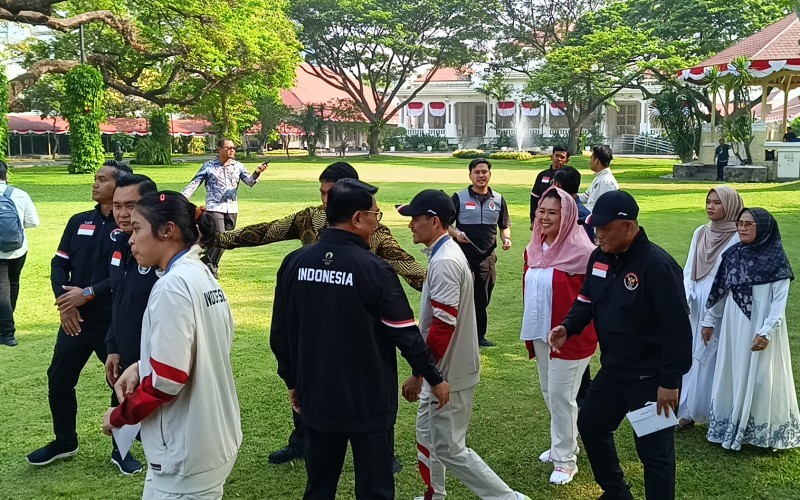 Pawai atlet Indonesia yang berlaga di Olimpiade Paris 2024 tiba di Istana Kepresidenan, Jakarta.