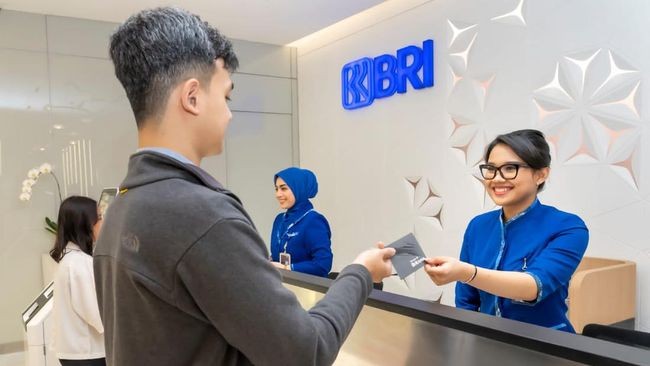Teller Bank BRI Tutup Jam Berapa? Simak Jadwalnya. (Foto: Bank BRI Tutup Jam Berapa)