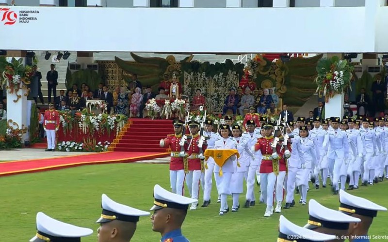 Upacara penurunan bendera Sang Saka Merah Putih di Ibu Kota Nusantara atau IKN, Kalimantan Timur , dimulai. (Setkab)