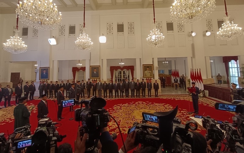 Jokowi resmi melantik Supratman Andi Agtas menjadi Menteri Hukum dan Hak Asasi Manusia atau Menkumham  menggantikan Yanonna Laoly. (Raka Dwi Novianto/MPI)
