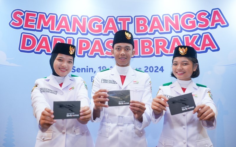 BRI melalui BRI Peduli memberikan apresiasi kepada Pasukan Pengibar Bendera Pusaka (Paskibraka) Tingkat Pusat. (Foto: Dok. BRI)