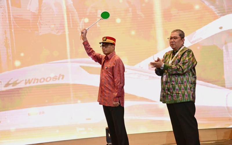 Indonesia kini memiliki sistem transportasi dengan teknologi baru seperti kereta cepat (Whoosh) dan Autonomous Rail Transit (ART). (Foto: Dok. Kemenhub)