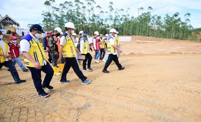 Berapa Gaji Pekerja Helm Putih Proyek? Intip Besarannya. (Foto: MNC Media)