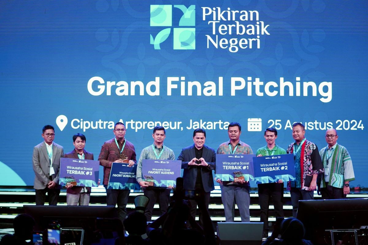 Erick Thohir Serahkan Hibah Rp3 Miliar ke 20 Startup Lokal. (Foto: Dok. Kementerian BUMN)