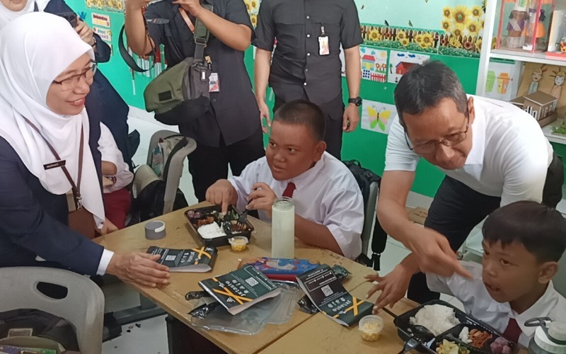 Pemprov DKI Jakarta kembali menggelar uji coba Makan Bergizi Gratis di SDN 04 Cipayung, Jakarta Timur. (Foto: MNC Media)