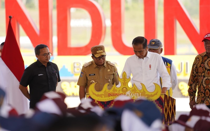 Jokowi meresmikan Bendungan Margatiga yang menjadi bendungan ke-44 yang diresmikan selama sepuluh tahun memimpin. (Foto: dok Setpres)