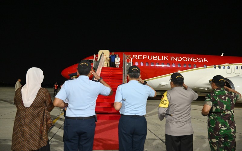 Presiden Jokowi terbang ke Provinsi Jawa Timur usai menyambut Paus Fransiskus di acara Misa Akbar GBK. (Setkab)