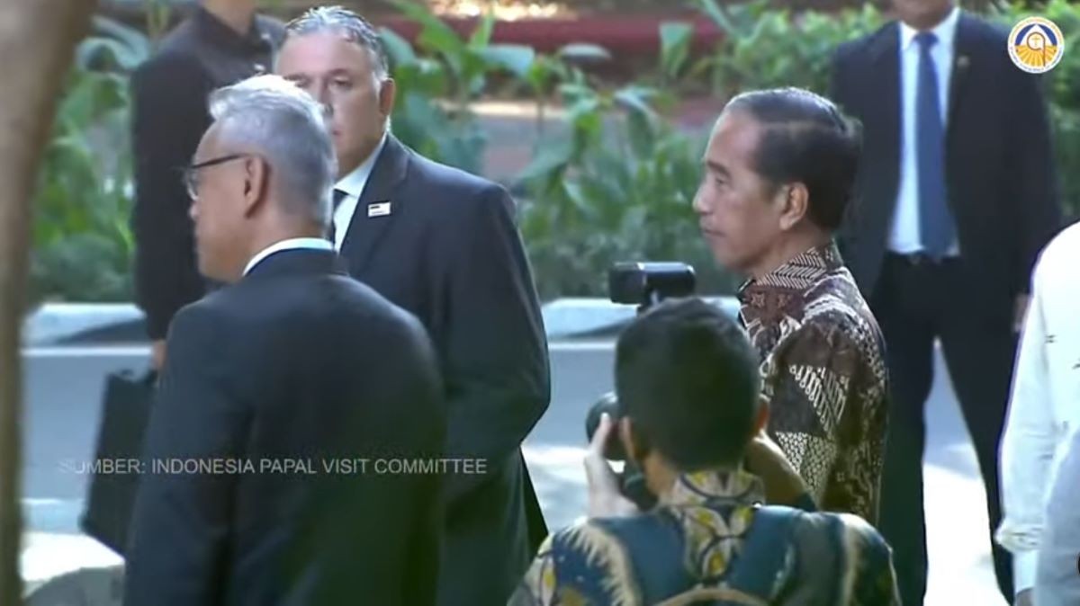 Jokowi Sambut Paus Fransiskus pada Misa Akbar di GBK. (Foto: MNC Media)