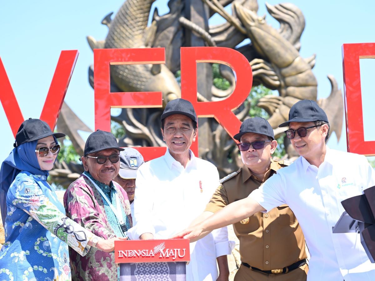 Jokowi Resmikan Flyover Djuanda 9, Jembatan Calendar Hamilton, dan Jalan Daerah di Jatim. (Foto: Biro Pers Setpres)