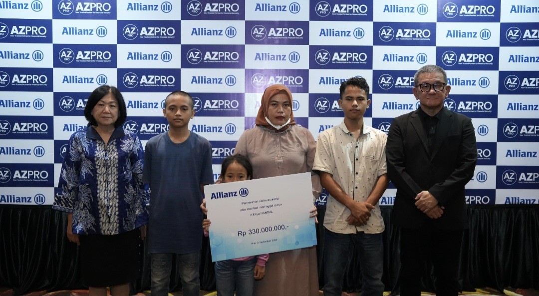 Allianz Syariah Bayarkan Klaim Nasabah AlliSya HANDAL Sebesar Rp330 Juta (FOTO:Dok Ist)