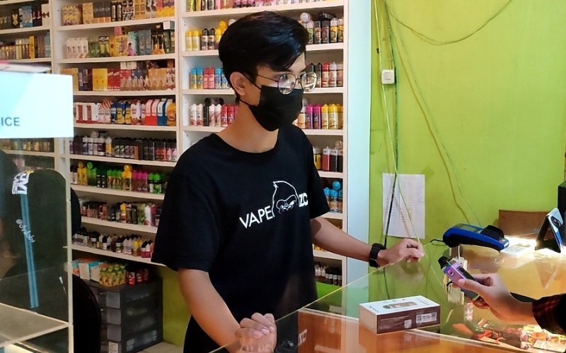 Wacana aturan kebijakan kemasan polos tanpa merek dikritisi Asosiasi Personal Vaporizer Indonesia.