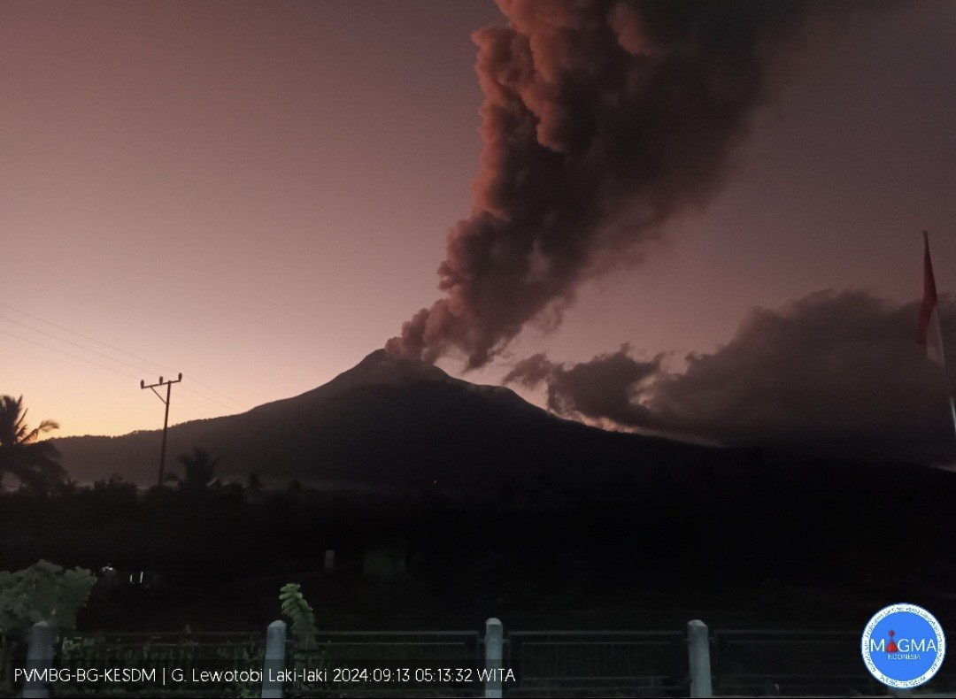 Gunung Lewotobi Laki-laki Erupsi Pagi Ini, Luncurkan Abu hingga 900 Meter (FOTO:Dok BNPB)