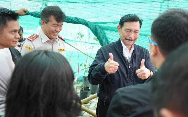 Kemenkomarves Luhut Binsar Pandjaitan melakukan kunjungan kerja ke Taman Sains Teknologi Herbal dan Hortikultura atau TSTH2 (Wahyudi Aulia Siregar/MPI)
