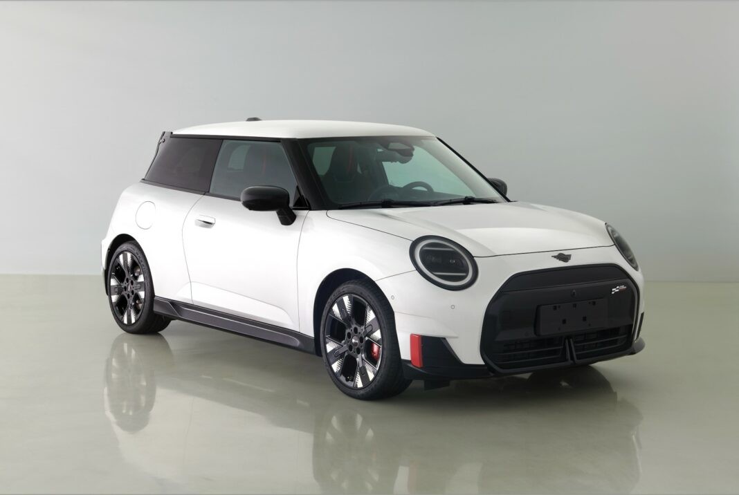 John Copper Work Luncurkan Mobil Listrik Mini 3 Pintu di China, Bisa Tempuh Jarak 452 Km. (Foto: Carnewschina)