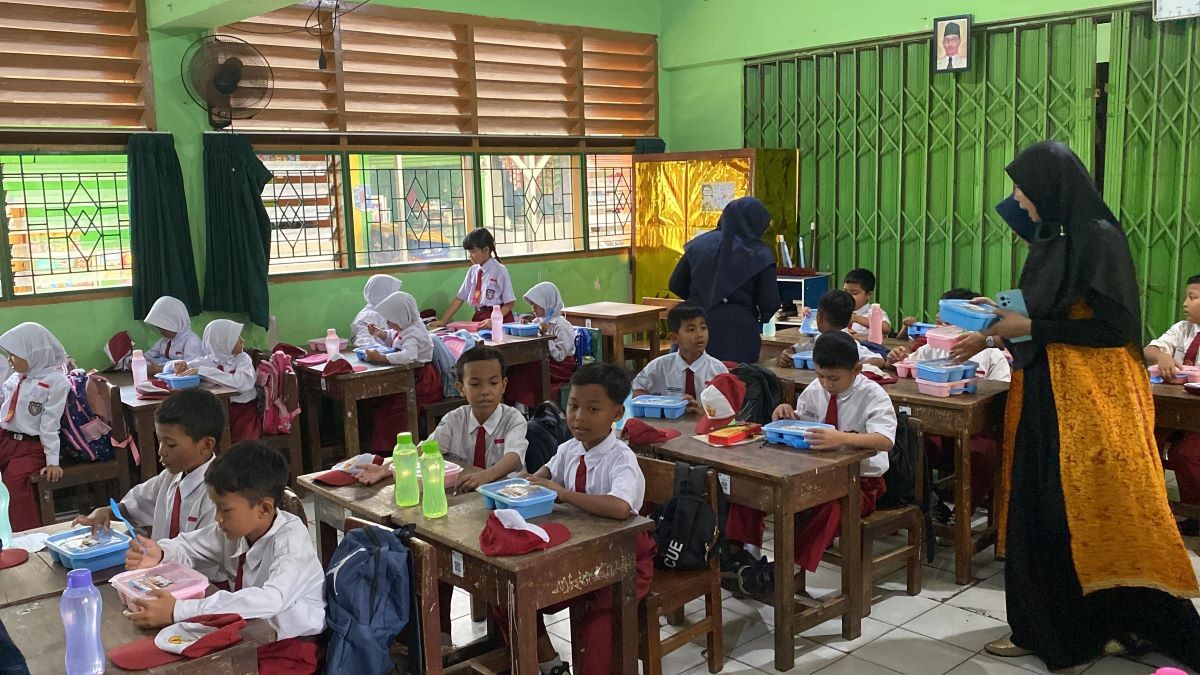 Heru Budi Uji Coba Makan Bergizi Gratis selama 2 Minggu, Disponsori JakPro. (Foto: Danandaya/MNC Media)
