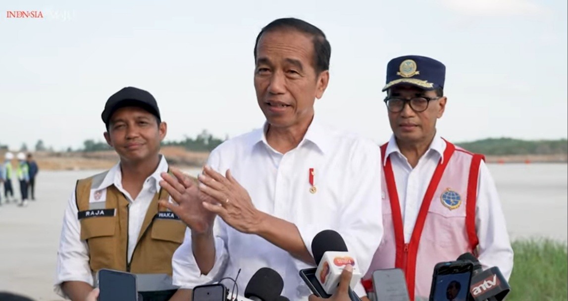 Pertama Kali Landing di Bandara IKN, Jokowi: Mulus Banget. Foto: MNC Media.