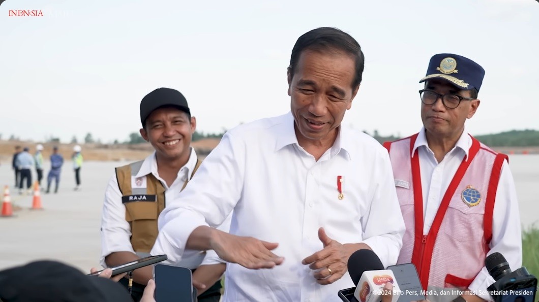Jokowi Ungkap Bandara IKN Bisa Didarati Pesawat Besar, Panjang Runway 3.000 Meter. (Foto Tangkapan Layar YouTube Setpres)